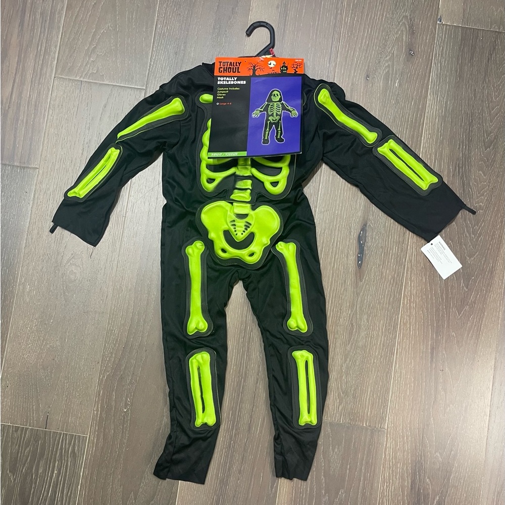 Totally Ghoul Totally Skelebones. NWT. Large 4-6 Infant/toddler